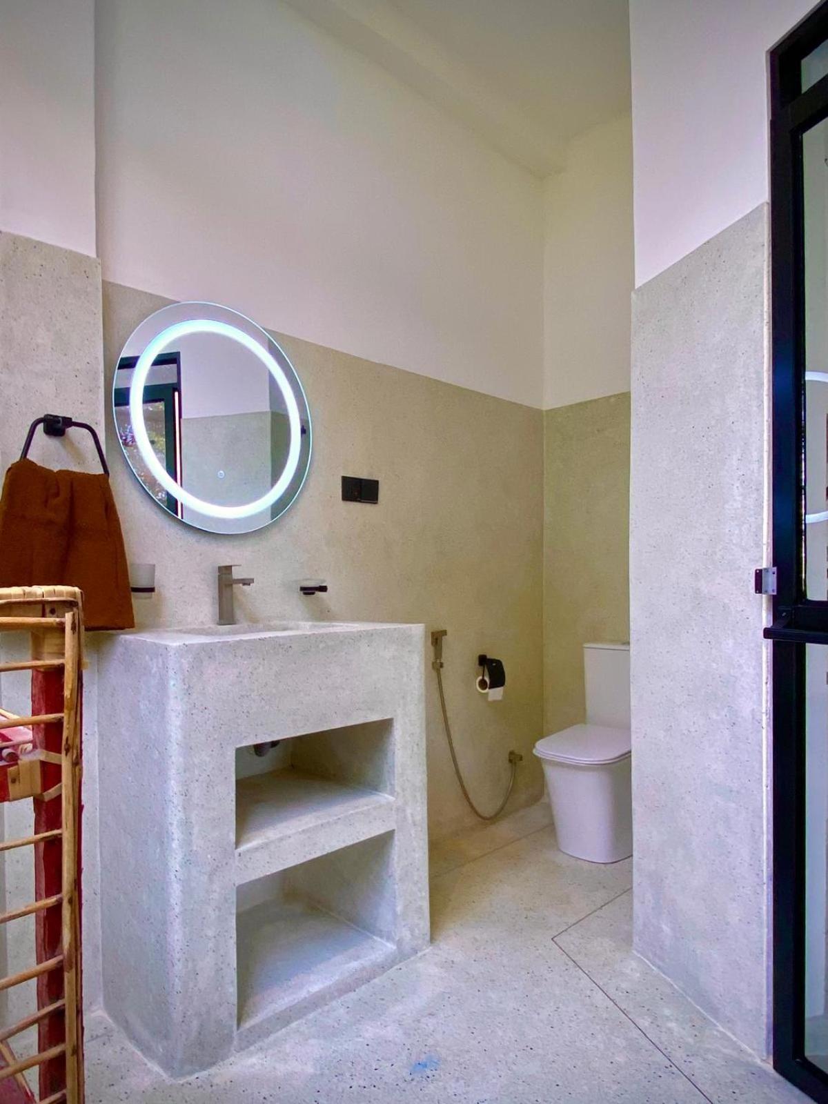 Lotus Surf House Otel Midigama East Dış mekan fotoğraf