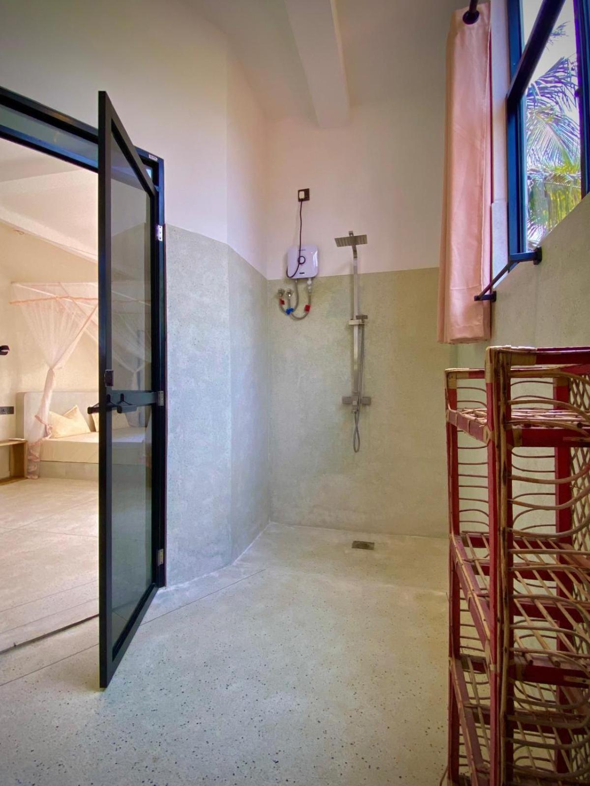 Lotus Surf House Otel Midigama East Dış mekan fotoğraf