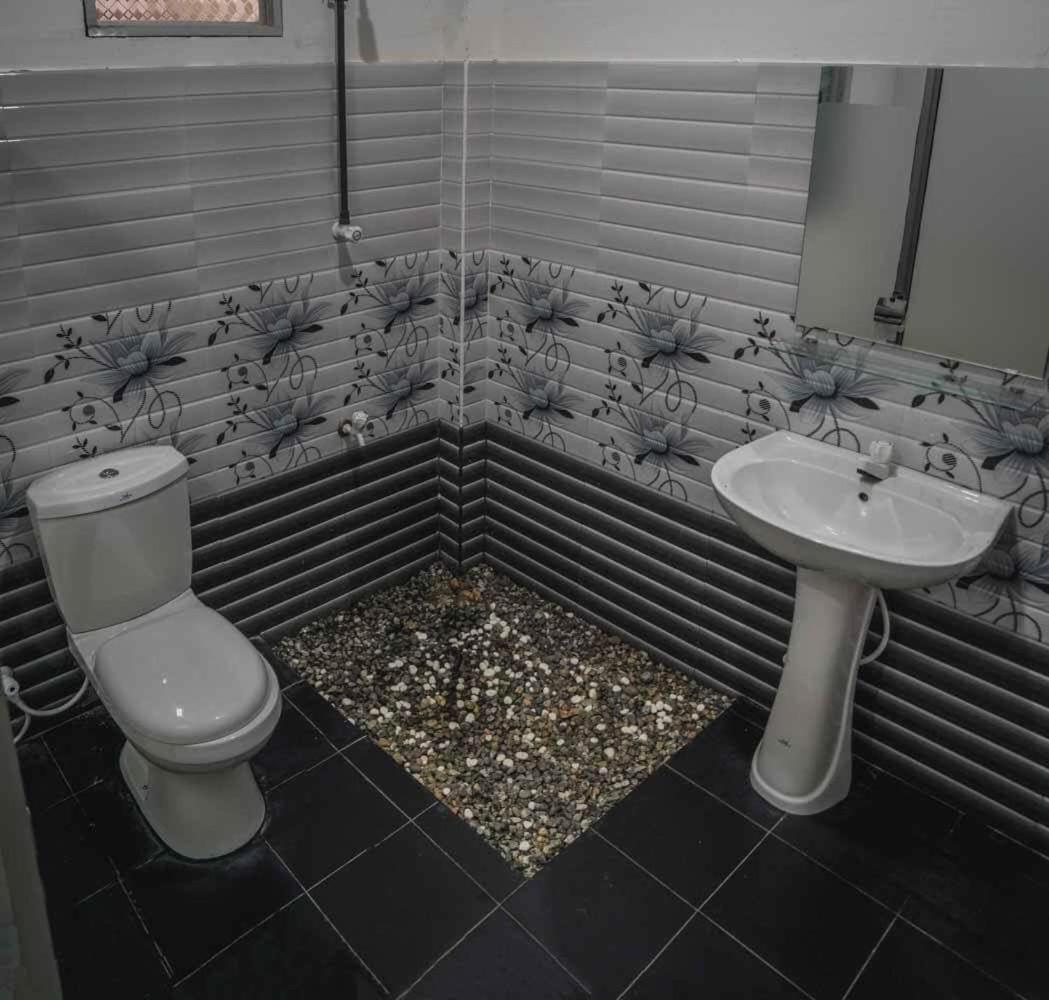 Lotus Surf House Otel Midigama East Dış mekan fotoğraf