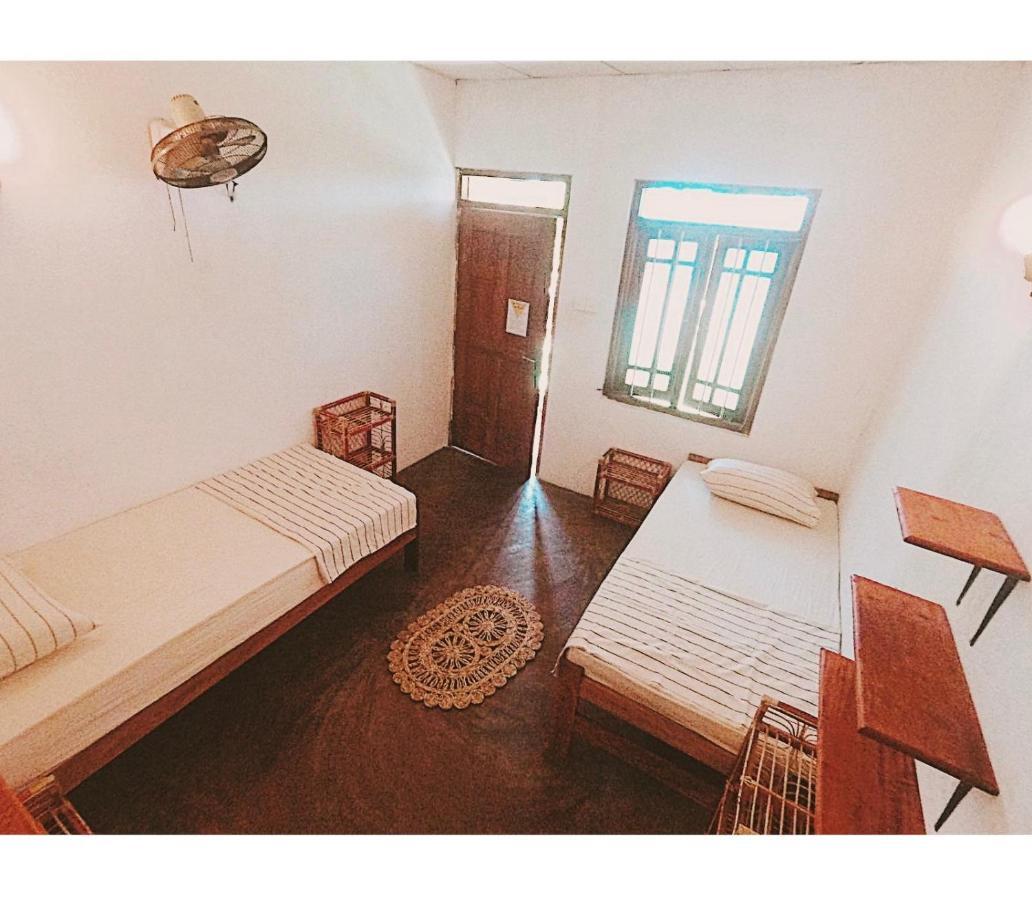 Lotus Surf House Otel Midigama East Dış mekan fotoğraf